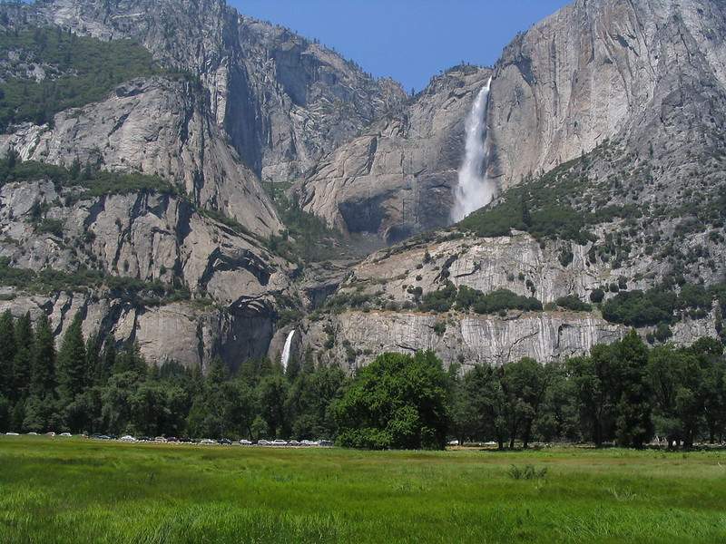 Easy Waterfall Hike in Yosemite Valley 
